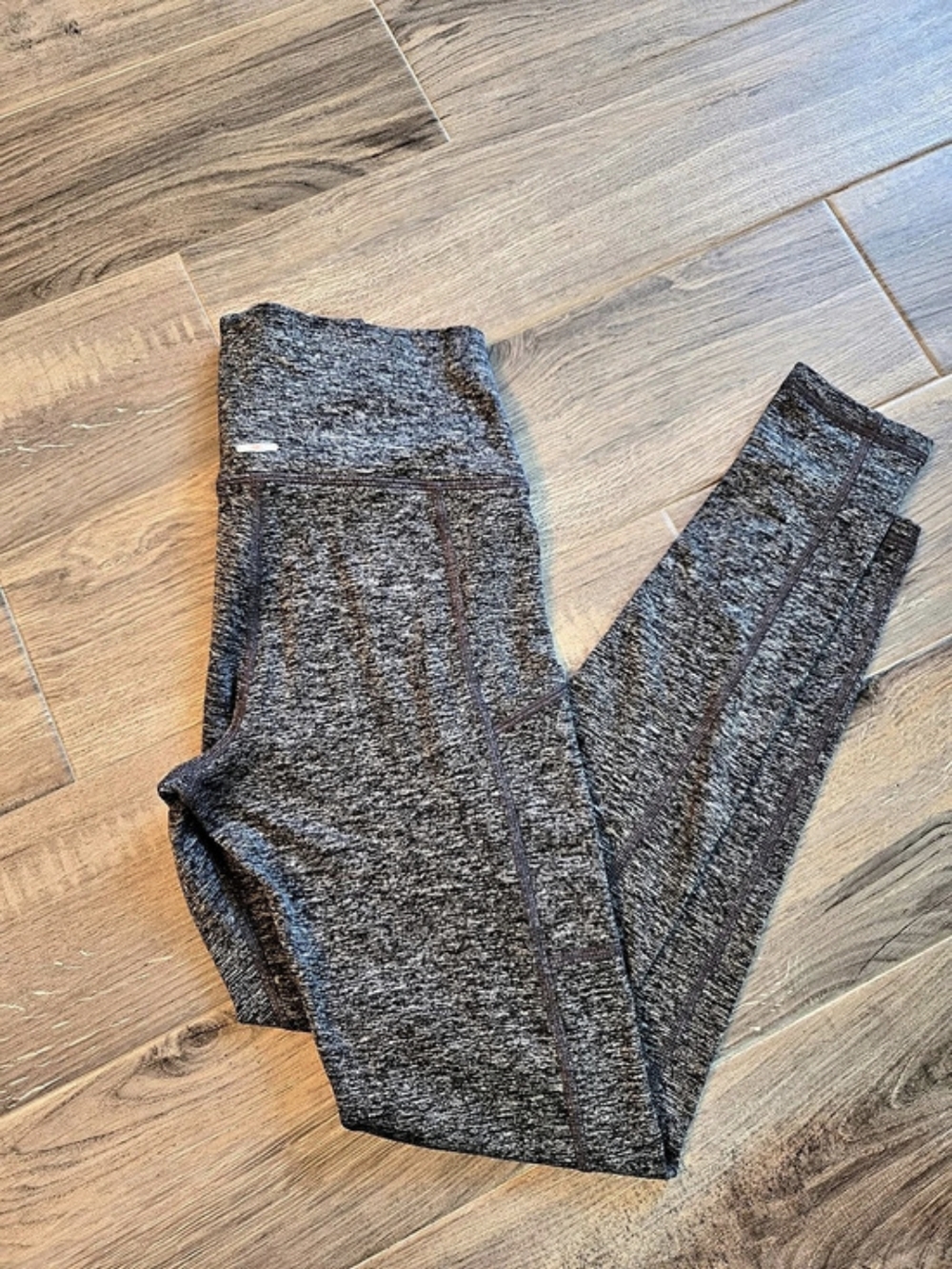 aerie Chill. Play. Move. Legging High-Rise Leggings in Gray & Black Size Medium